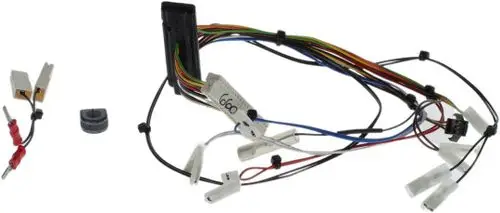 Kabelbaum von Bosch mit mehreren farbigen Drähten, Steckverbindungen und isolierten Klemmen, geeignet für elektrische Verbindungen.
